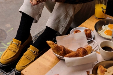 Mengenal Loafers, Sepatu Tanpa Tali yang Bisa Dikenakan Kasual atau Resmi