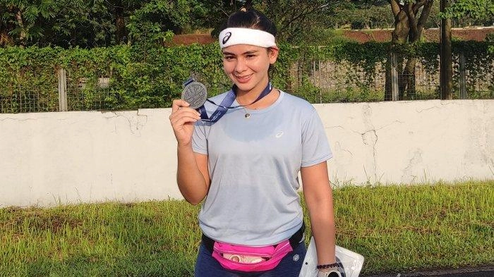 Pernah Sakit , Sahila Hisyam Galau Ingin Maraton atau Terima Syuting Stripping