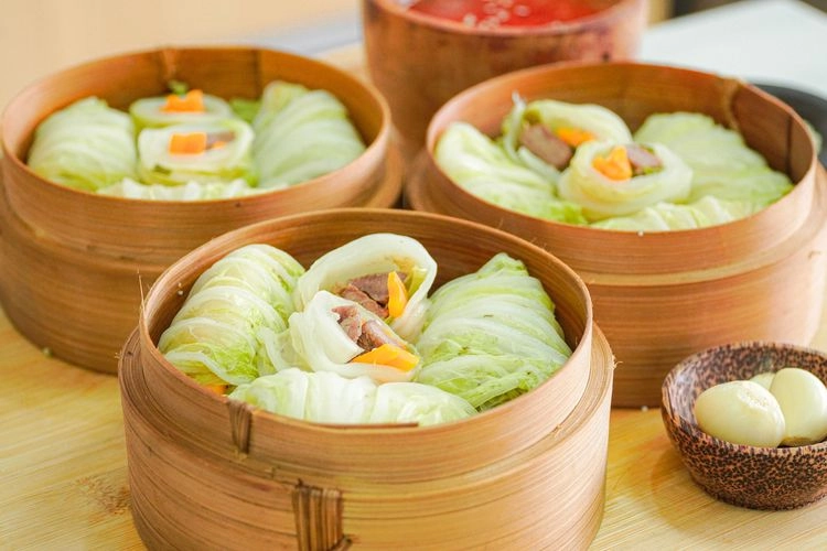 Resep Lumpia Sawi Putih Saus Tiram, Camilan Sehat Saat Imlek