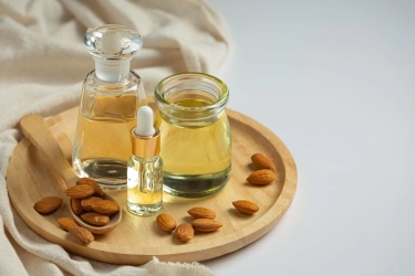 Minyak Almond Bisa Jadi Makeup Remover Alami, Berikut Cara Pakainya