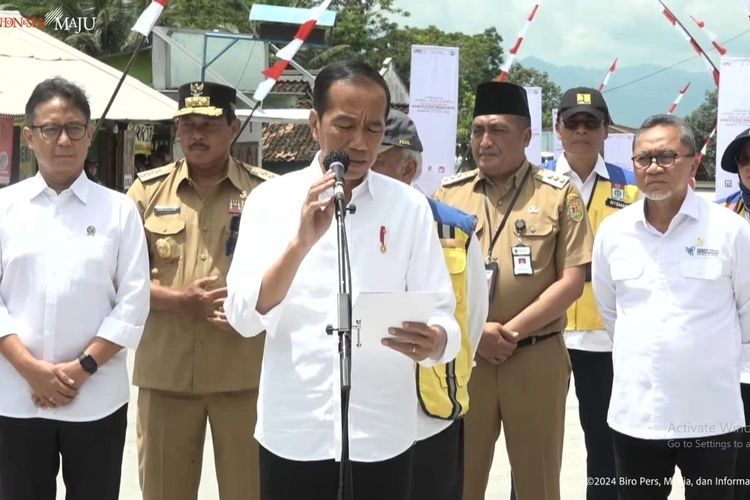 Jokowi Resmikan Inpres Jalan Daerah Ruas Muntilan-Keningar
