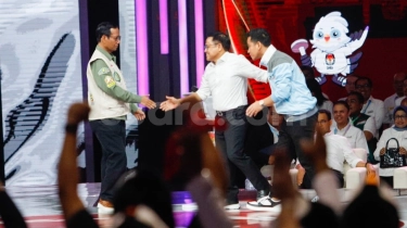 Gibran Pakai Sepatu Seharga Seratus Ribu Saat Debat Cawapres