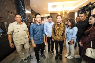 Kunjungi Sritex, Gibran Ingin Selesaikan Tumpang Tindih Aturan Untuk Permudah Industri