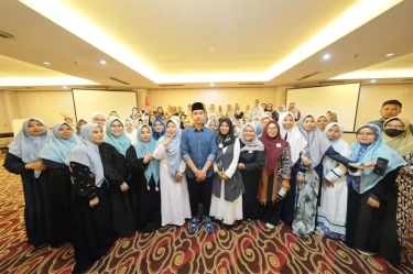 Silaturahmi dengan Bu Nyai Khos dan Nawaning se-Nusantara, Gibran Sampaikan Keinginan Gerakkan Ekonomi Santri