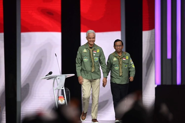 Ganjar Minta Mahfud Mundur sebagai Menko Polhukam