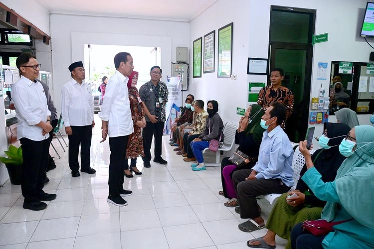 Jokowi Pastikan Tiap Puskesmas Punya USG untuk Periksa Kehamilan