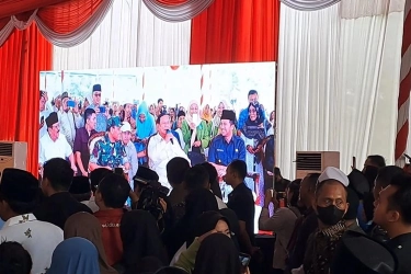 Ngakak Umurnya Dibandingkan dengan Emil Dardak, Prabowo: Banyak Pemimpin Muda Muncul