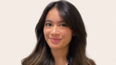 Biodata dan Pekerjaan Zhafira Erawan, Gadis Cantik yang Foto dengan Shayne Pattynama di Qatar
