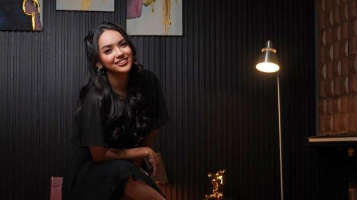 Alisha Dira Temukan Makna Kebahagiaan Lewat Lagu ‘Kini Sempurna’