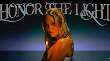 Lirik Lagu dan Terjemahan You Love Who You Love - Zara Larsson: Girl, Give Him Up I'm Tellin' You