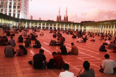 7 Tahapan Menuju Kesempurnaan Ibadah Versi Imam Al-Ghazali