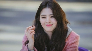 Cantiknya Nggak Ada Obat, Ini Inspirasi OOTD Street Style ala Han So Hee