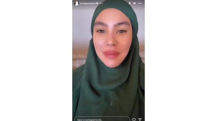 Minta Capres-Cawapres Dites Ngaji, Kartika Putri Sindir Pendukung Salah Satu Paslon: Makanya Panik