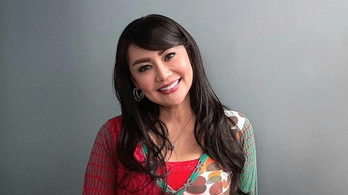 Tessa Kaunang Terlihat Awet Muda dan Masih Cantik Saat Usia Hampir 50 Tahun, Ini Tipsnya