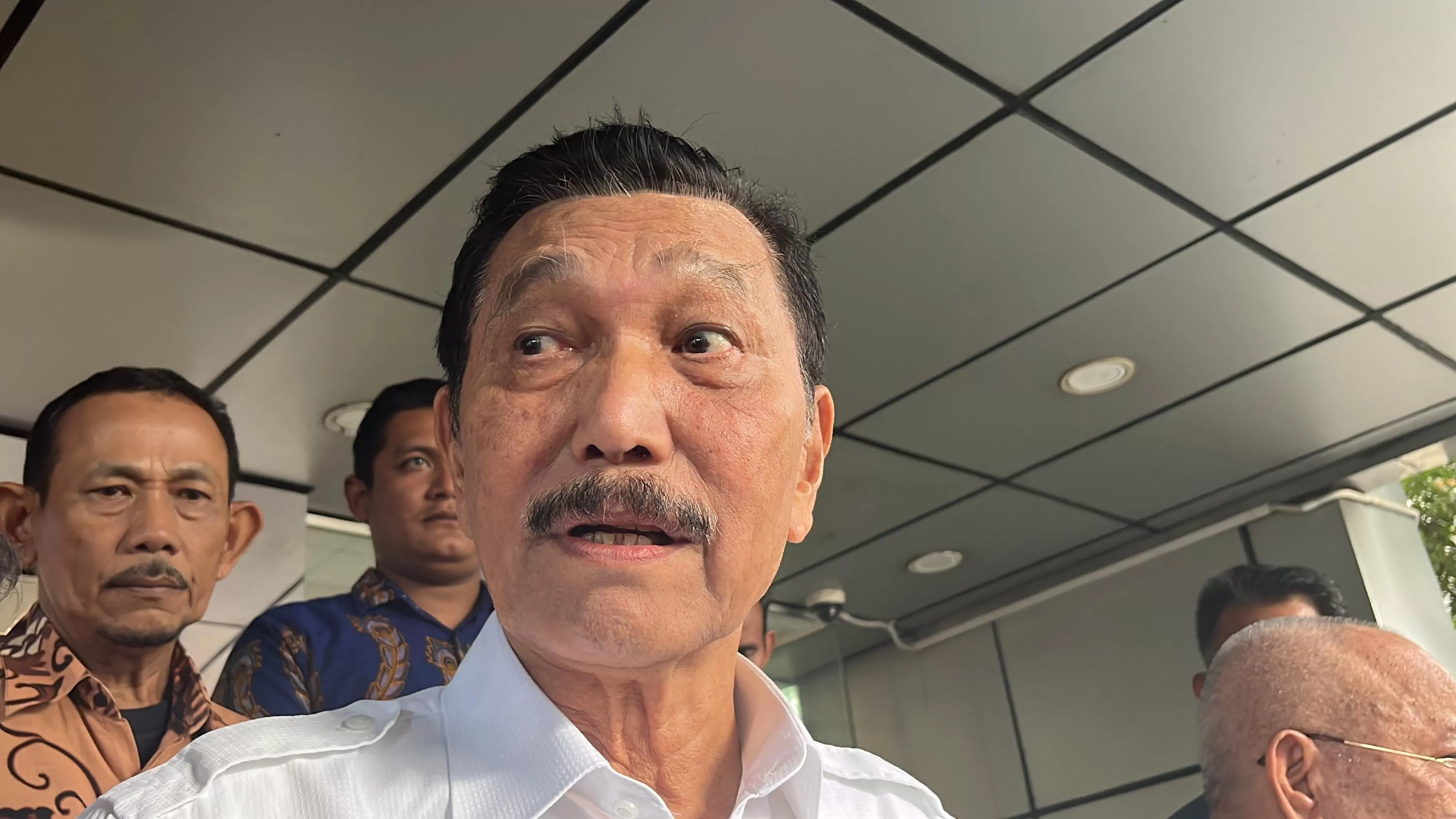Luhut Wacanakan Pajak Motor Bensin Naik, Bagaimana Nasib Harga BBM?