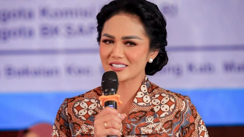 Krisdayanti Turun ke Dapil, Bawa Tas Segede Gaban Seharga Rp76 Juta Auto Jadi Gunjingan