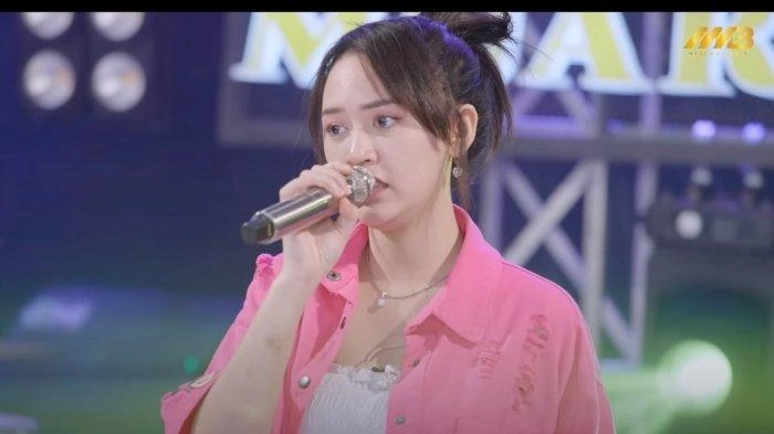 Lirik Lagu dan Terjemahan Lilakno Lungaku - Happy Asmara: Lilakno Lungaku, Lurusno Dalan Mlakumu