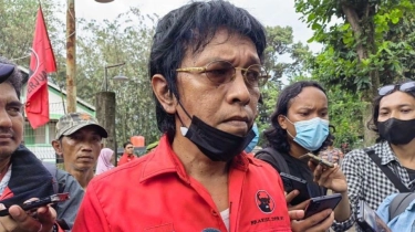Baliho Caleg Adian Napitupulu Viral Gara-Gara Editan Foto Beda Jauh dan Klaim 'Berjuang Untuk Rakyat'
