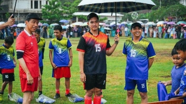 Jokowi Main Bola di Sleman Sehari Menjelang Kampanye Ganjar-Mahfud, Bantah Bermuatan Politis