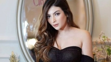 Dinikahi Bule dengan Mahar Rp200 Juta, Ini 5 Potret Sarah Keihl Tenteng Tas Branded Bernilai Fantastis