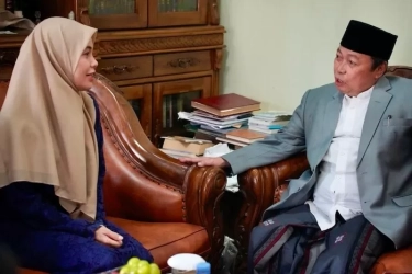 Pengasuh Ponpes Kempek Cirebon Doakan Atikoh Ganjar Bisa Jadi Ibu Negara