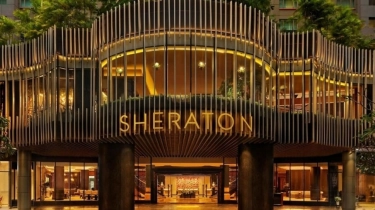 Hotel Ini Hadirkan Pengalaman Menginap Mewah dengan Pemandangan Kota Surabaya dari Lantai Tertinggi