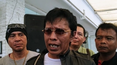 Riwayat Pendidikan Adian Napitupulu yang Sempat Terhenti, Kini Balihonya Jadi Sorotan Karena Foto Editan