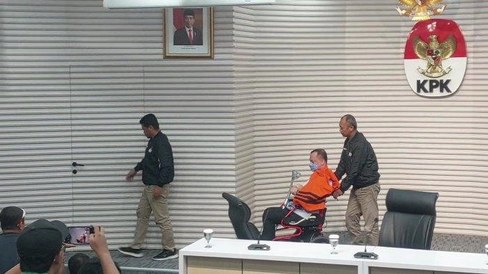 KPK Diminta Jangan Tebang Pilih, Pengacara Ingin Penyidikan Helmut Hermawan Disetop Sementara