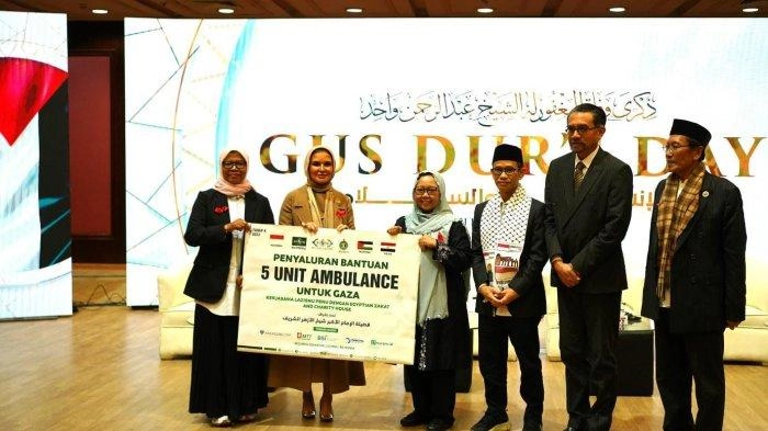 PBNU Serahkan Bantuan 5 Unit Ambulans untuk Gaza Lewat Lembaga Zakat di Mesir
