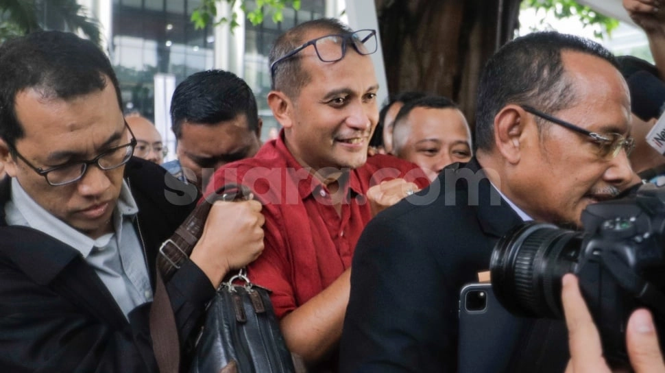 Gugat Status Tersangka, Ini Perjalanan Kasus Eddy Hiariej hingga Menang Lawan KPK di Praperadilan
