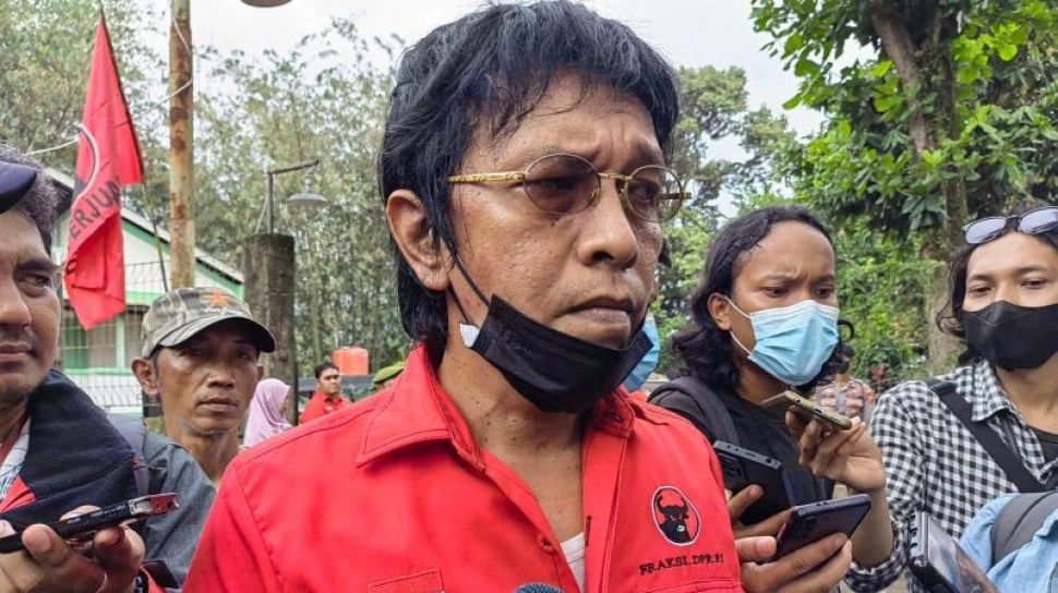 Siapa Sosok yang Viralkan Baliho Editan Adian Napitupulu? Ternyata Caleg PSI Ini