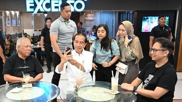 Sempat Diisukan Mundur, Menteri PUPR Basuki Hadimuljono Asyik Ngopi Bareng Jokowi di Malioboro