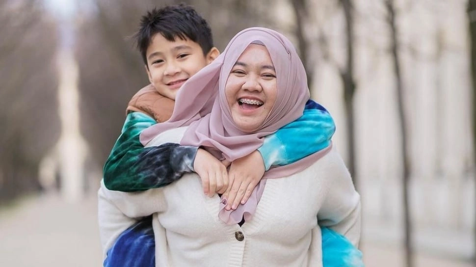 Rafathar Rela Nabung demi Bisa Kasih THR ke Mbak Lala, Jumlahnya Gak Seberapa tapi Sukses Bikin Haru