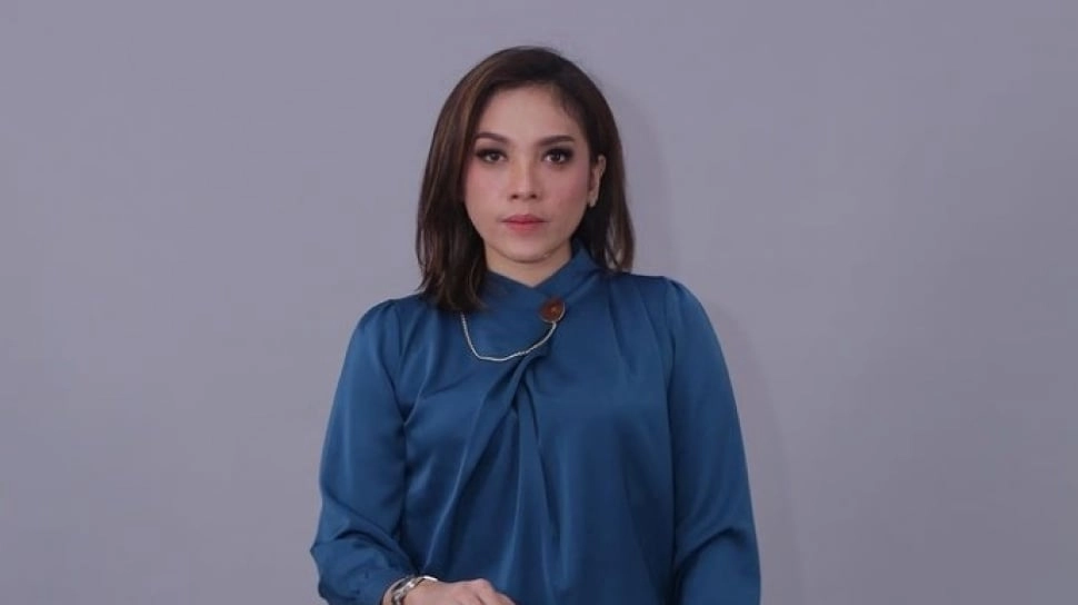 Sosok Dwi Anggia Moderator Debat Terakhir Pilpres 2024, Sudah Malang Melintang di Media