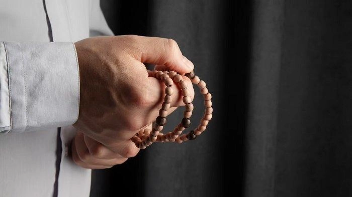 Dzikir Hari Jumat dalam Tulisan Latin dan Terjemahan