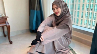 Happy Asmara Pakai Busana Syar'i Tuai Pujian