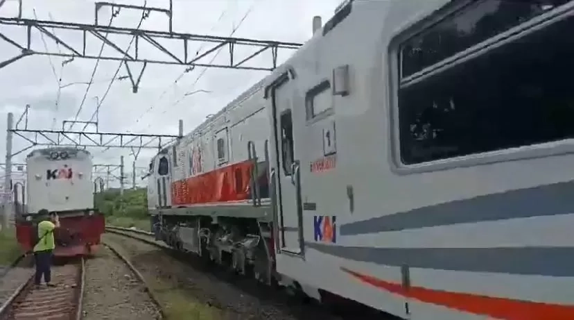 Ngeri! Seorang Railfans Tertabrak Kereta Saat Merekam Kereta Lain Sedang Melaju