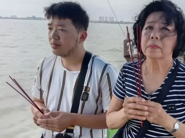 Umat Tri Dharma Lakukan Ritual Cie Suak, Berikut Istilah Ritual Buang Sial Menjelang Tahun Baru Imlek