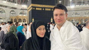 Christian Sugiono Umrah di Depan Kabah Jadi Sorotan, Intip Lagi Kebersamaannya Dengan Titi Kamal di Luar Negeri