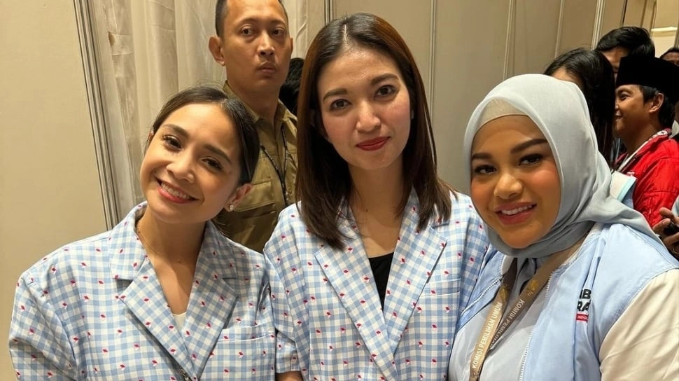 Jadi 'Chanel Girl' di Debat Capres, Segini Total OOTD Selvi Ananda yang Disebut Berkelas oleh Netizen