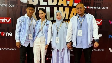 Nonton Debat Capres Bareng Pratama Arhan dan Andre Rosiade, Azizah Salsha Santai Tenteng Tas Ratusan Juta