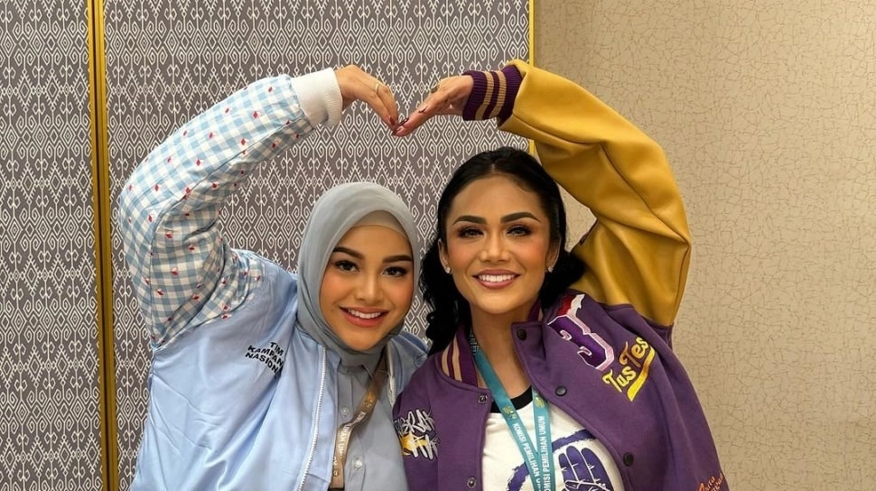 Beda Sendiri Dukung Prabowo-Gibran, Potret Aurel Hermansyah Bareng Anang-KD di Debat Capres Auto Jadi Panutan