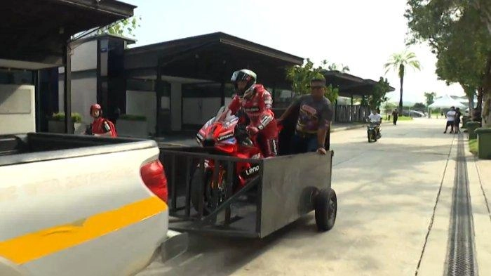 Kecelakaan Pertama Tes MotoGP 2024 Sepang: Pecco Bagnaia Kepleset, Raul Fernandez Highside