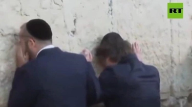 Presiden Baru Argentina Menangis di Tembok Ratapan, Ingin Pindah Kedubes dari Tel Aviv ke Yerusalem