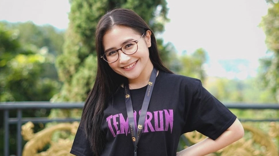 Prilly Latuconsia Bagikan Pengalaman Ketika Umroh: Rasanya Sangat Magis Curhat...