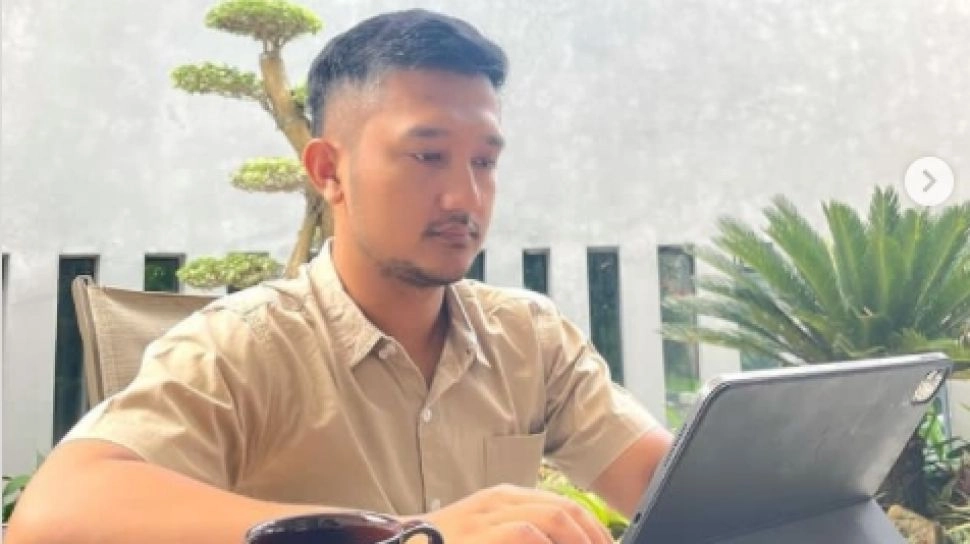 Biodata dan Agama Tom Liwafa, Disorot Usai Klaim Dirinya Akademisi dan Pasang Badan Buat Jokowi