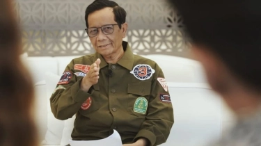 Momen Mahfud MD Nyanyi Lagu 'Mengapa' Milik Koes Plus Viral, Netizen: Lagi Ngungkapin Isi Hati?