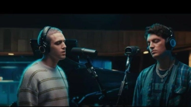 Lirik Lagu dan Terjemahan Mean It - Lauv dan LANY: Don't Kiss Me Right Now