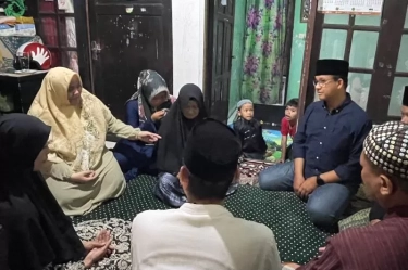 Anies Bertakziah ke Salah Satu Peserta yang Meninggal saat Kampanye Akbar AMIN di JIS