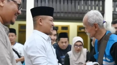 Kisah Menarik Bupati Kebumen, Gemar Membaca Koran di Rumah Loper
